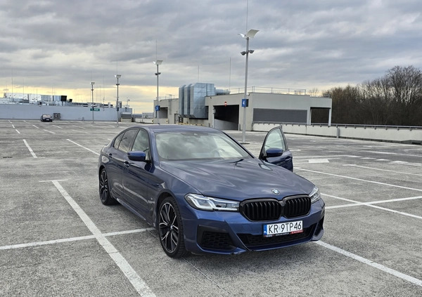 BMW Seria 5 cena 220000 przebieg: 112000, rok produkcji 2020 z Kraków małe 67